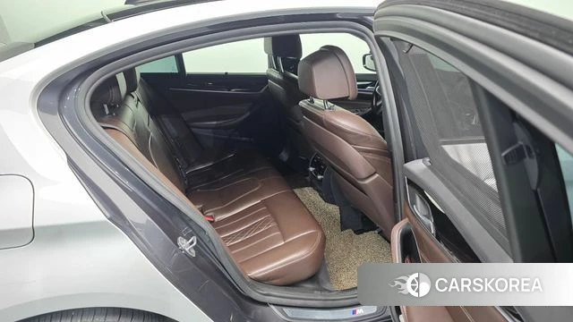 BMW 5 Series (G30) 2019 Белый из Кореи, фото 3