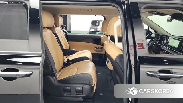 Kia Carnival 4th generation 2023 Черный из Кореи, фото 3