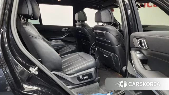 BMW X7 (G07) 2023 Черный из Кореи, фото 3