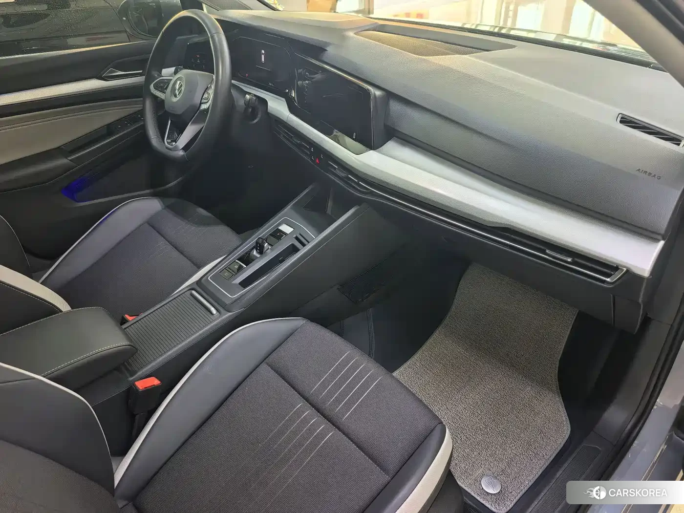 Volkswagen Golf 2023 Silver/gray из Китая, фото 3