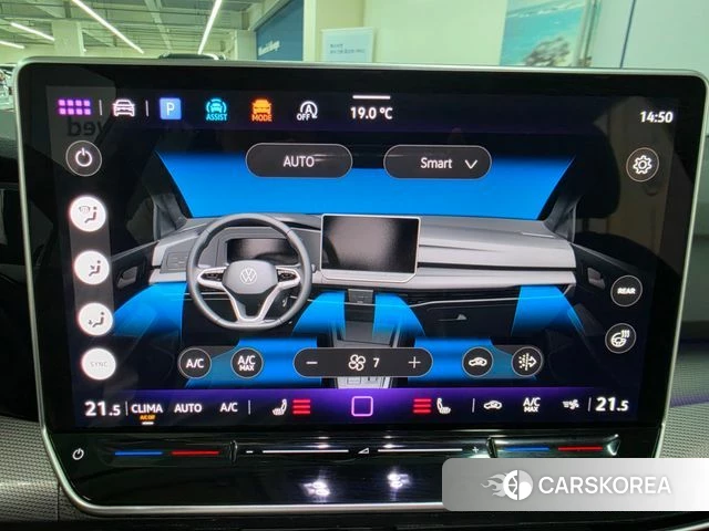 Volkswagen Golf 8th Generation 2025 Белый из Кореи, фото 3