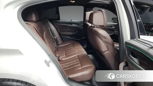 BMW 5 Series (G30) 2022 Белый из Кореи, фото 3