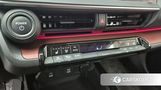 Toyota Prius 5th Generation 2023 Красный из Кореи, фото 3