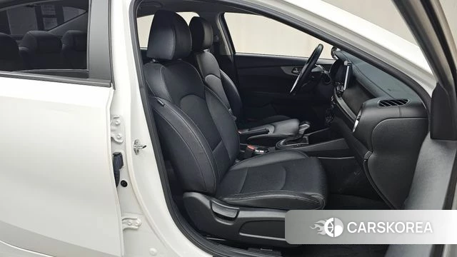 Kia Come New K3 2021 Белый из Кореи, фото 3