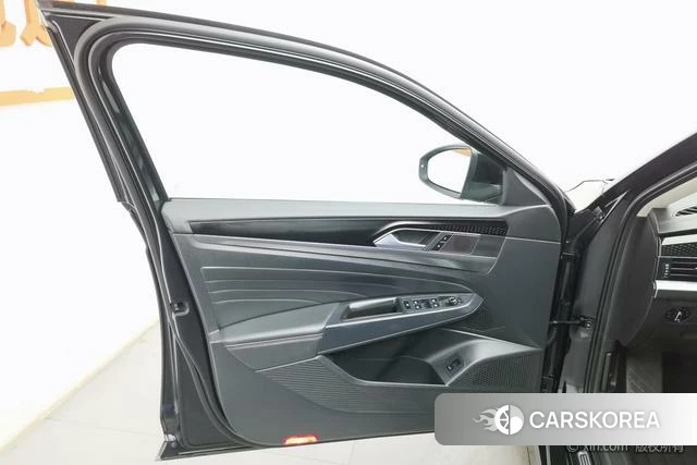 Volkswagen Passat 2022 Черный из Китая, фото 3
