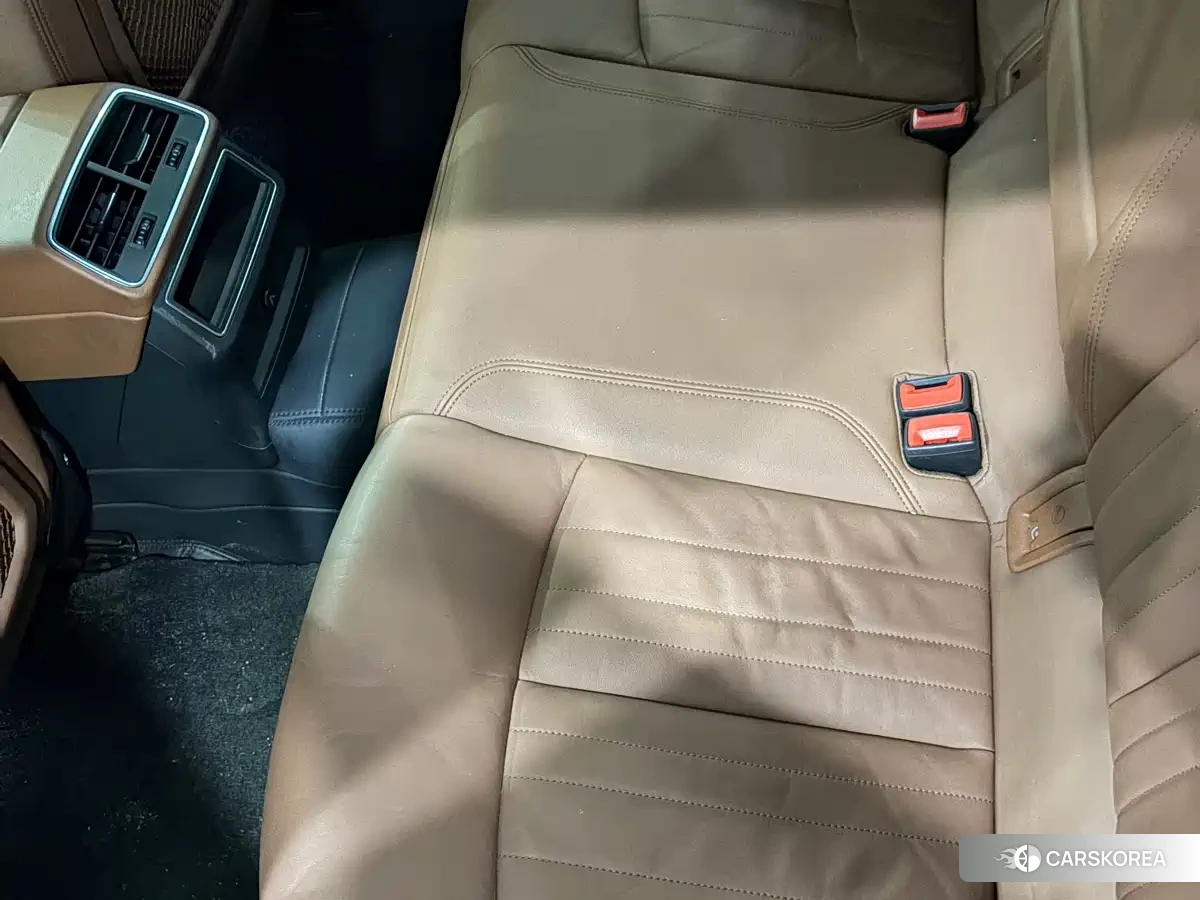 Audi A6 2021 Черный из Китая, фото 3