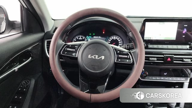 Kia Seltos 2022 Белый из Кореи, фото 3