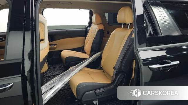 Kia Carnival 4th generation 2023 Черный из Кореи, фото 3