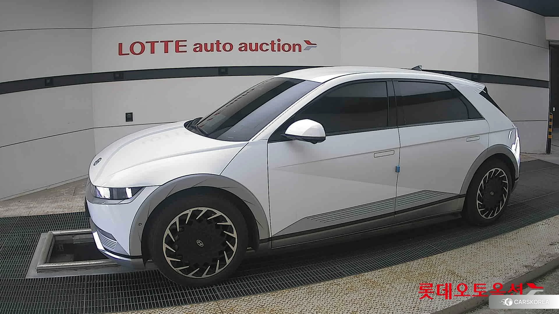 Hyundai IONIQ 5 2022 Atlas White из Кореи, фото 3