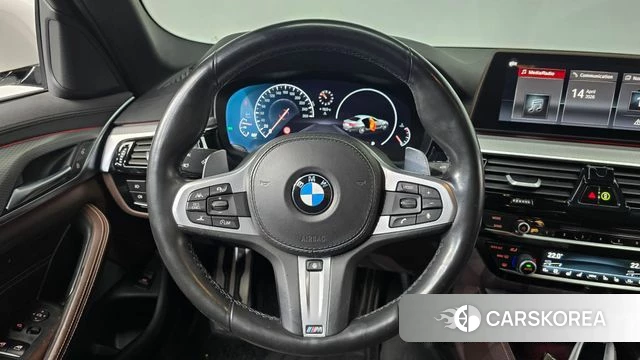BMW 5 Series (G30) 2019 Белый из Кореи, фото 3
