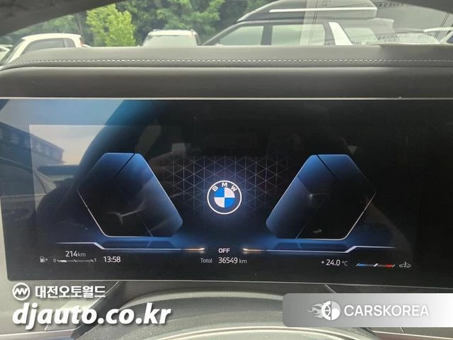 BMW 7 Series (G70) 2023 Черный из Кореи, фото 3