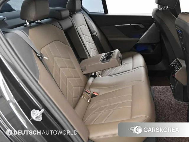 BMW 5 Series (G60) 2025 Серый из Кореи, фото 3