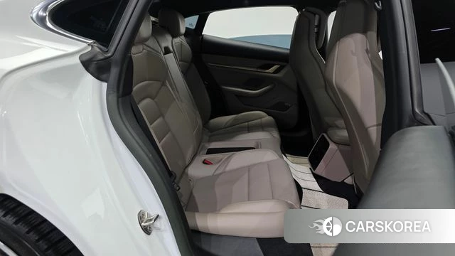Porsche Taycan 2023 Белый из Кореи, фото 3