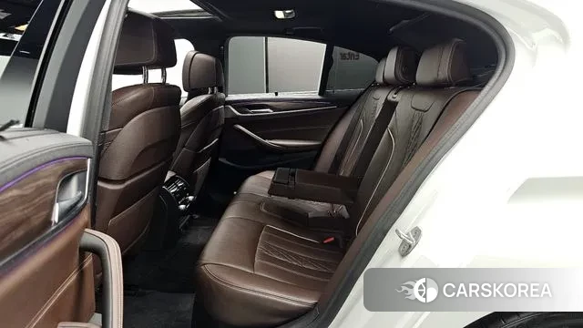 BMW 5 Series (G30) 2019 Белый из Кореи, фото 3