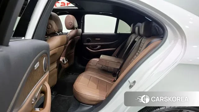 Mercedes-Benz E-Class W213 2021 Белый из Кореи, фото 3