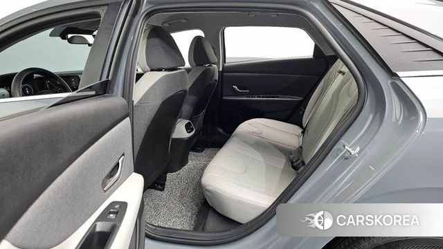 Hyundai Avante (CN7) 2022 Серебристо-серый из Кореи, фото 3
