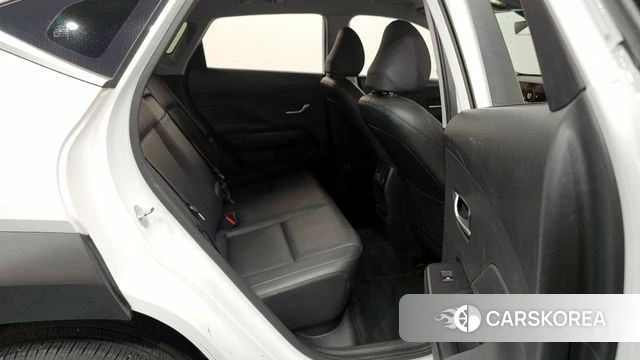 Hyundai Kona (SX2) 2023 Белый из Кореи, фото 3