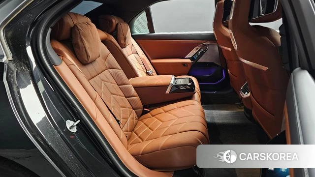 BMW 7 Series (G70) 2025 Черный из Кореи, фото 3
