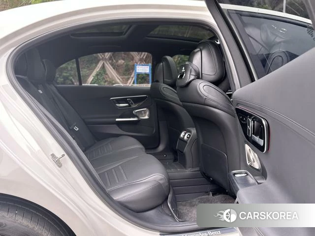 Mercedes-Benz Class C 2025 Белый из Китая, фото 3