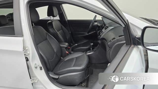 Hyundai Accent (New type) 2018 Белый из Кореи, фото 3