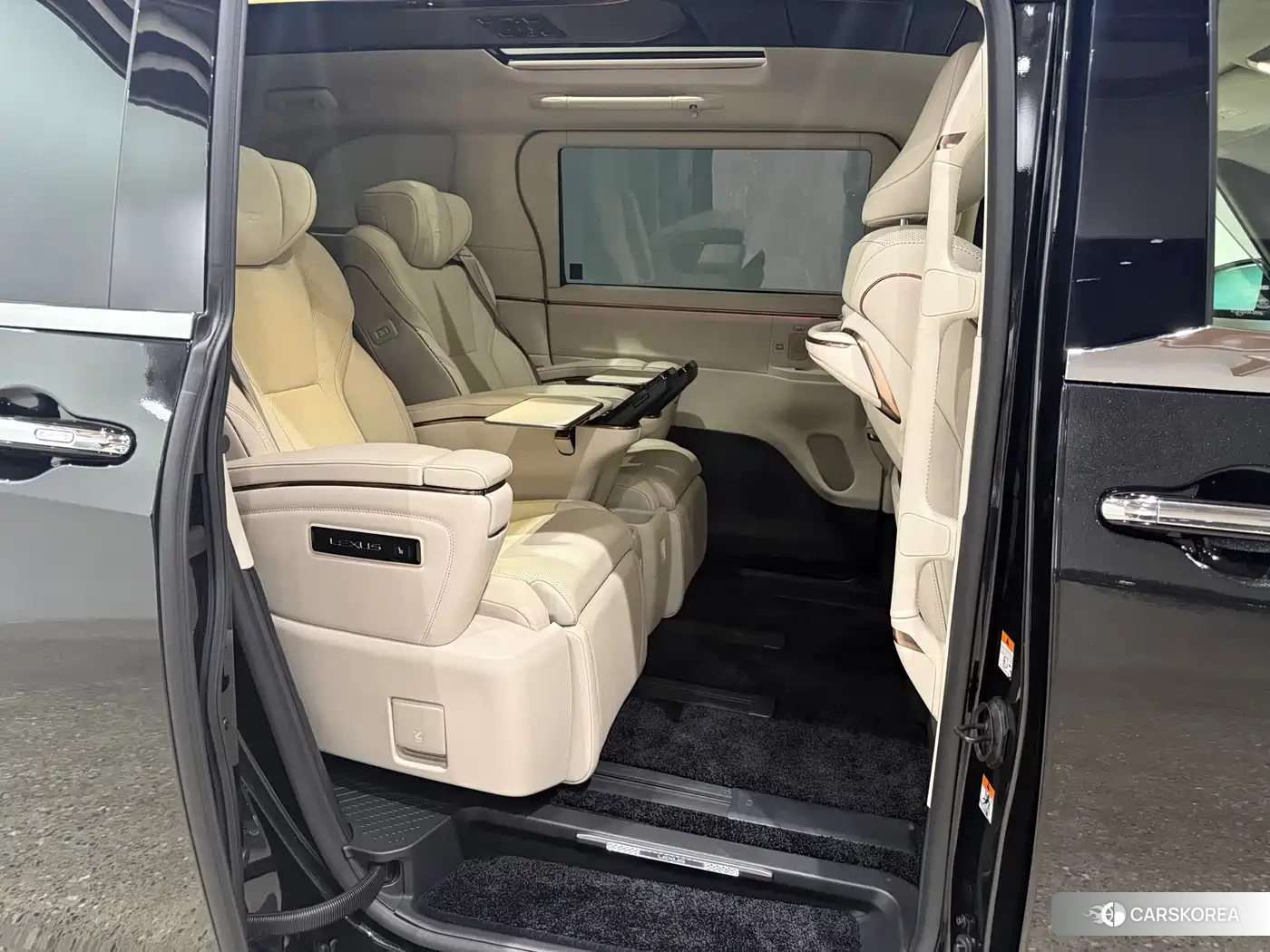 Lexus LM 2026 Черный из Китая, фото 3