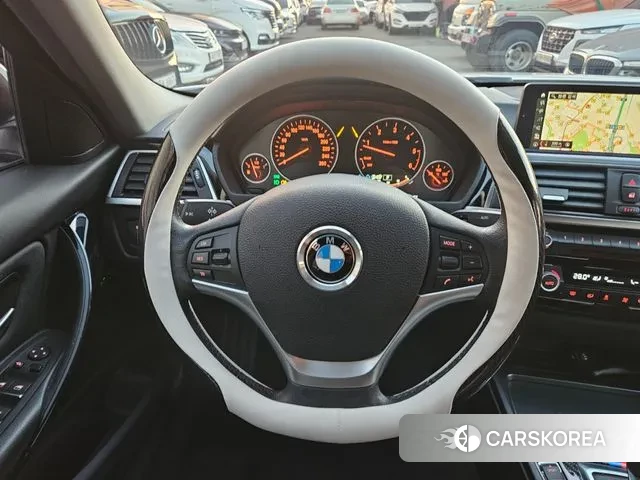 BMW 3 Series (F30) 2018 Белый из Кореи, фото 3
