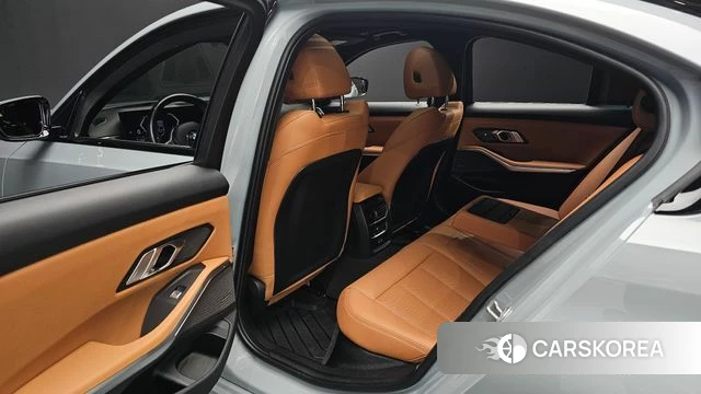 BMW 3 Series (G20) 2023 Серебристо-серый из Кореи, фото 3