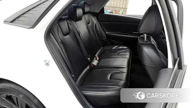 Hyundai Avante Hybrid (CN7) 2022 Белый из Кореи, фото 3