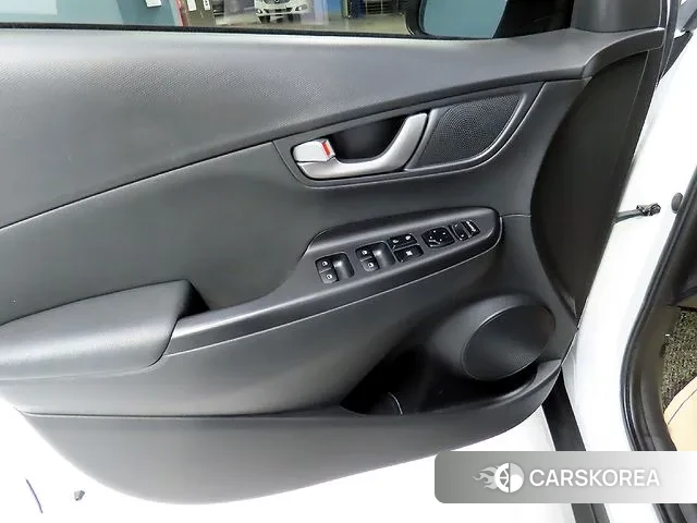 Hyundai Kona 2018 Белый из Кореи, фото 3