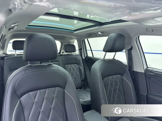 Volkswagen Tiguan L 2023 Белый из Китая, фото 3