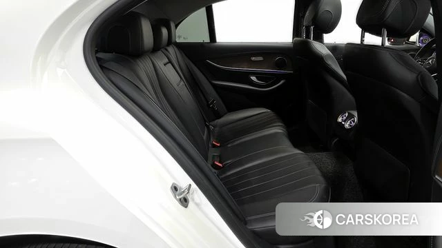 Mercedes-Benz E-Class W213 2019 Белый из Кореи, фото 3