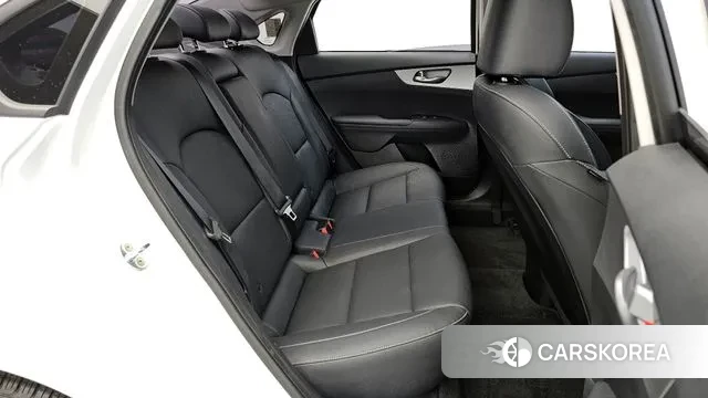 Kia The New K3 2nd generation 2022 Белый из Кореи, фото 3