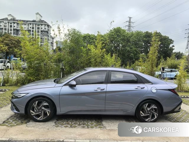Hyundai Elantra 2024 Синий из Китая, фото 3