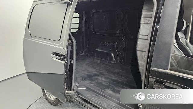 Hyundai Staria 2022 Черный из Кореи, фото 3