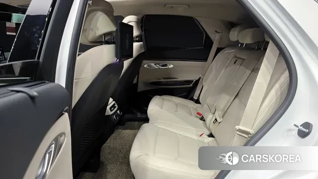 Genesis GV70 2023 Белый из Кореи, фото 3