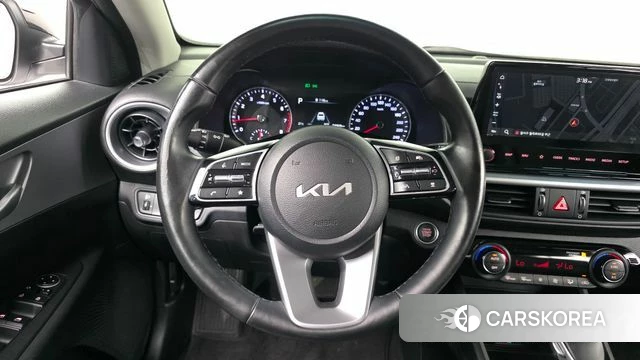 Kia The New K3 2nd generation 2022 Белый из Кореи, фото 3