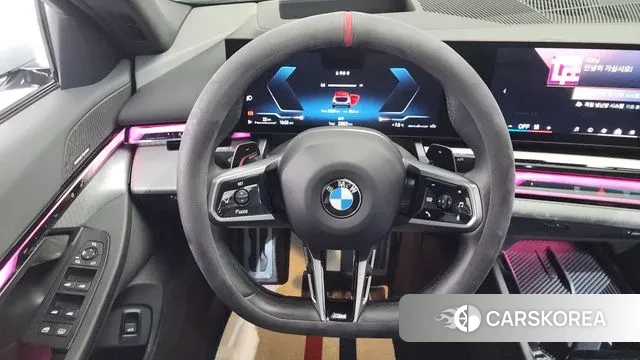 BMW 5 Series (G60) 2024 Светло-серебряный цвет из Кореи, фото 3