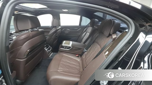 BMW 7 Series (G11) 2021 Черный из Кореи, фото 3