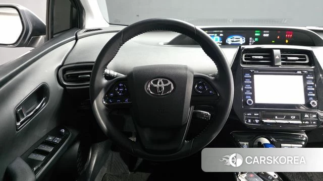Toyota Prius 4th Generation 2019 Белый из Кореи, фото 3