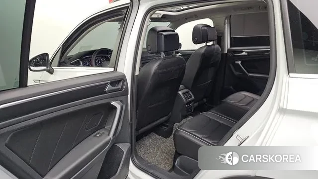 Volkswagen Tiguan second Generation 2021 Белый из Кореи, фото 3