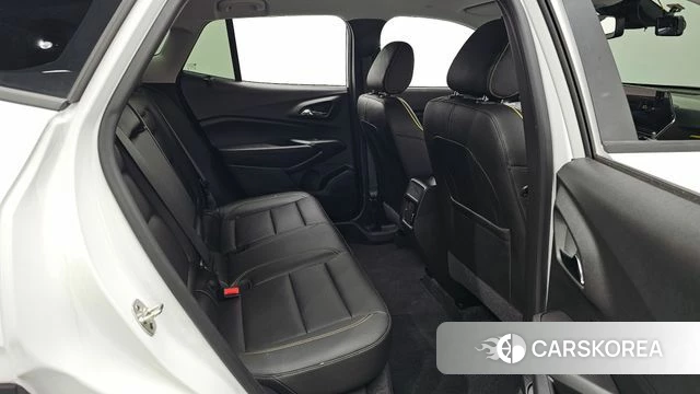 Chevrolet (GM Daewoo) Trax Crossover 2023 Белый из Кореи, фото 3