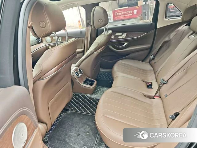 Mercedes-Benz E-class 2023 Черный из Китая, фото 3