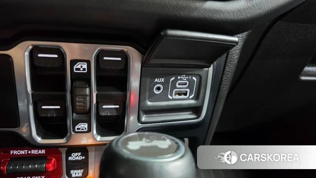 Jeep Wrangler (JL) 2024 Белый из Кореи, фото 3