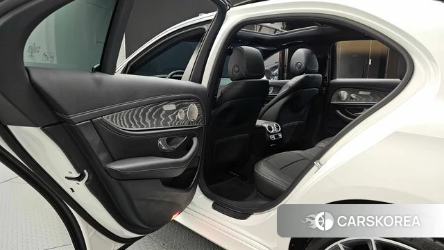 Mercedes-Benz E-Class W213 2021 Белый из Кореи, фото 3