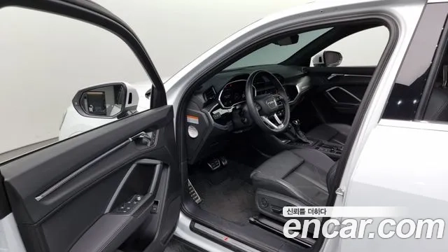 Audi Q3 (F3) 2023 Белый из Кореи, фото 3