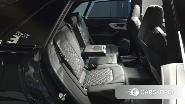 Audi Q8 (4M) 2023 Черный из Кореи, фото 3