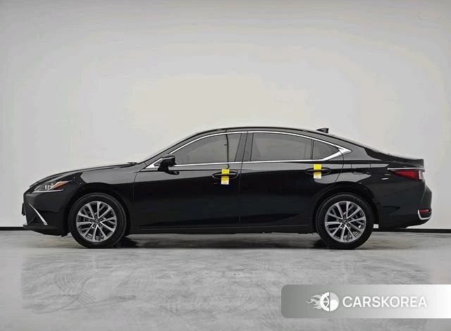 Lexus ES 2023 Черный из Китая, фото 3