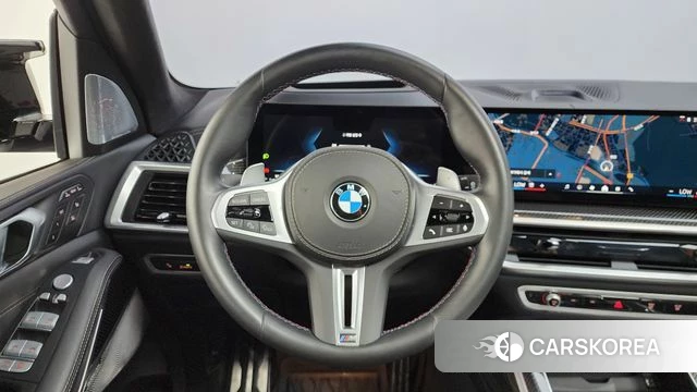 BMW X7 (G07) 2024 Светло-серебряный цвет из Кореи, фото 3