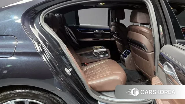 BMW 7 Series (G11) 2021 Черный из Кореи, фото 3