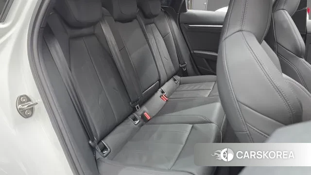 Audi A3 (8Y) 2023 Белый из Кореи, фото 3